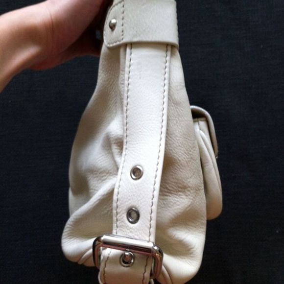 Marc Jacobs White Leather Shoulder Bag - Picture 2 of 5